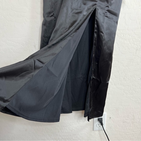 Lulus Modern Moments Green and Black Color Block Satin Midi Dress - Picture 6 of 11